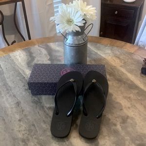 Brand new Tory Burch thin flip-flops